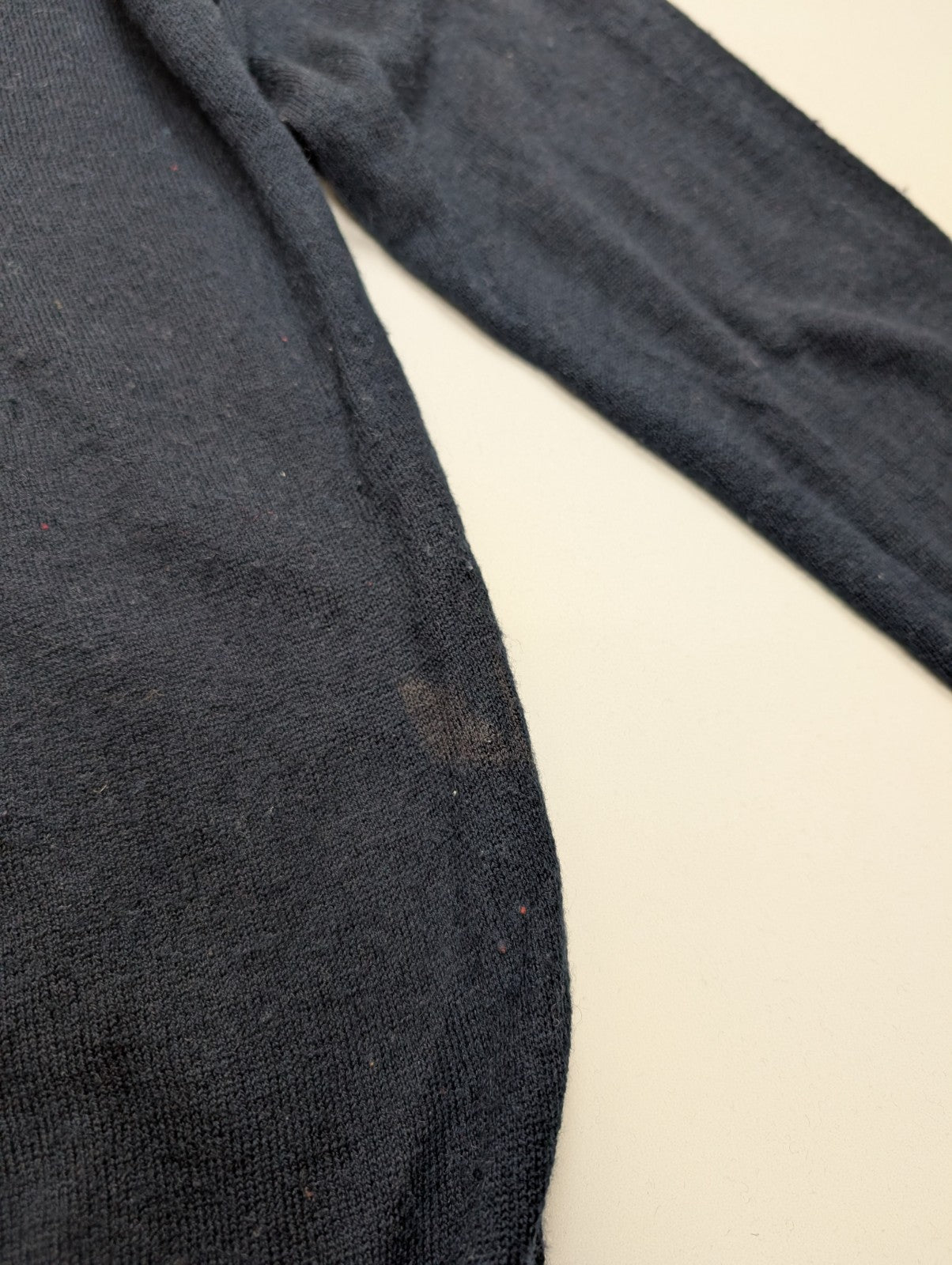 Pull TOMMY HILFIGER Col V Laine Fine Bleu Marine Logo Brodé Homme Taille M