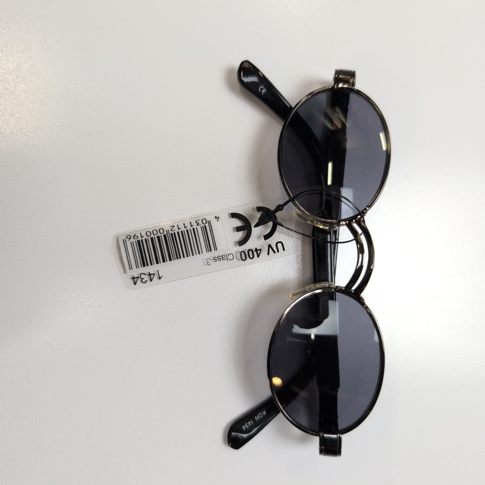 Lunettes de soleil Ovales Noires Y2K Branches Larges Brillante
