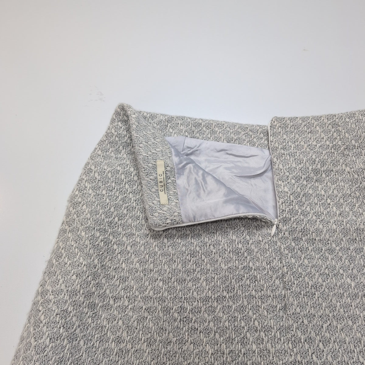 Mini Jupe Femme M Cubic Gris Blanc Doublée Chaude Neuve Sans Étiquette
