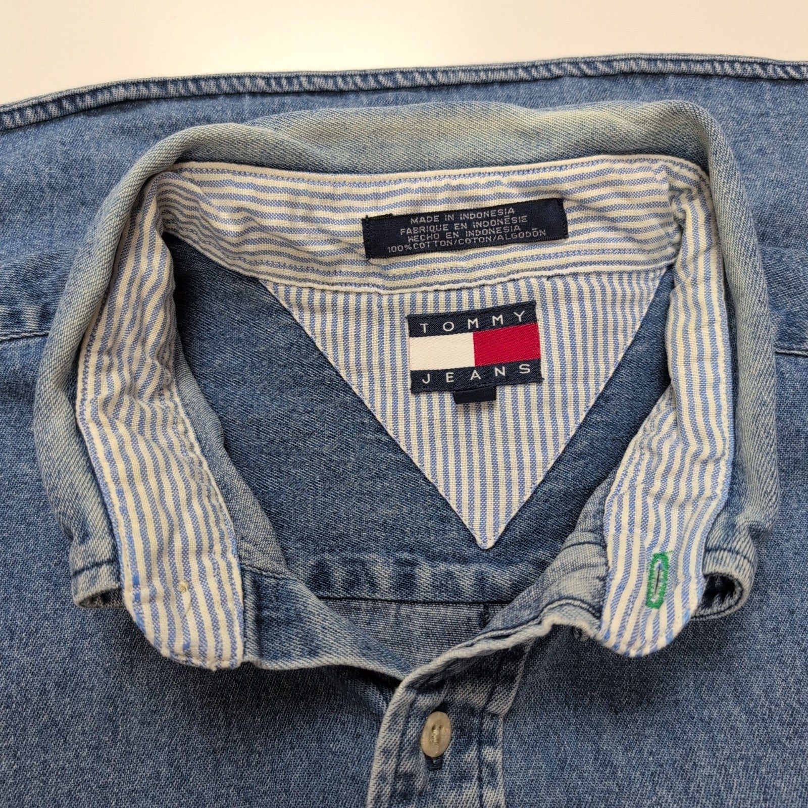 Chemise TOMMY HILFIGER Tommy Jeans en Jean avec Poche Manches Longues - Taille L