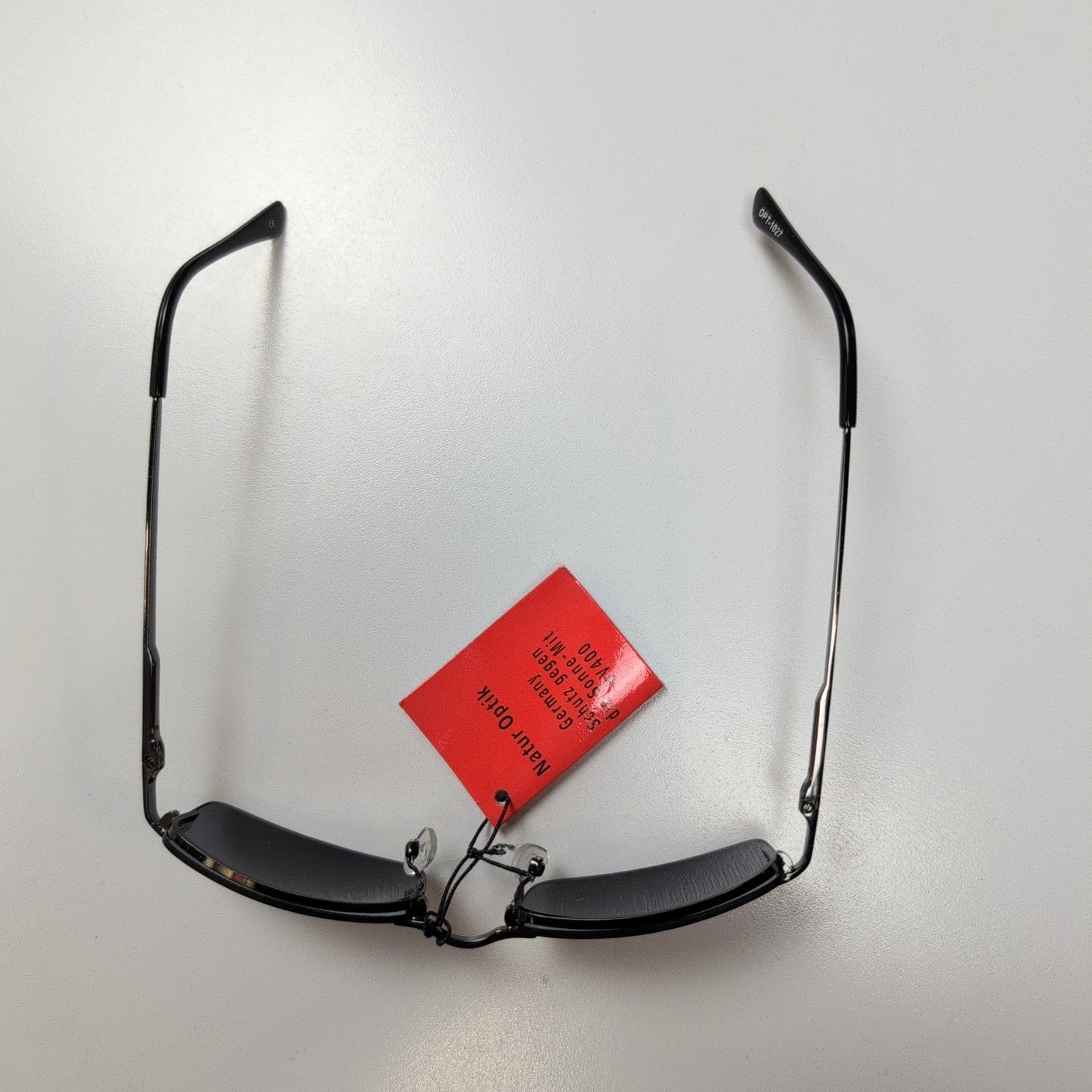 Lunettes de soleil Y2K Natur Optik Germany Métal Noir Brillant Branches fines