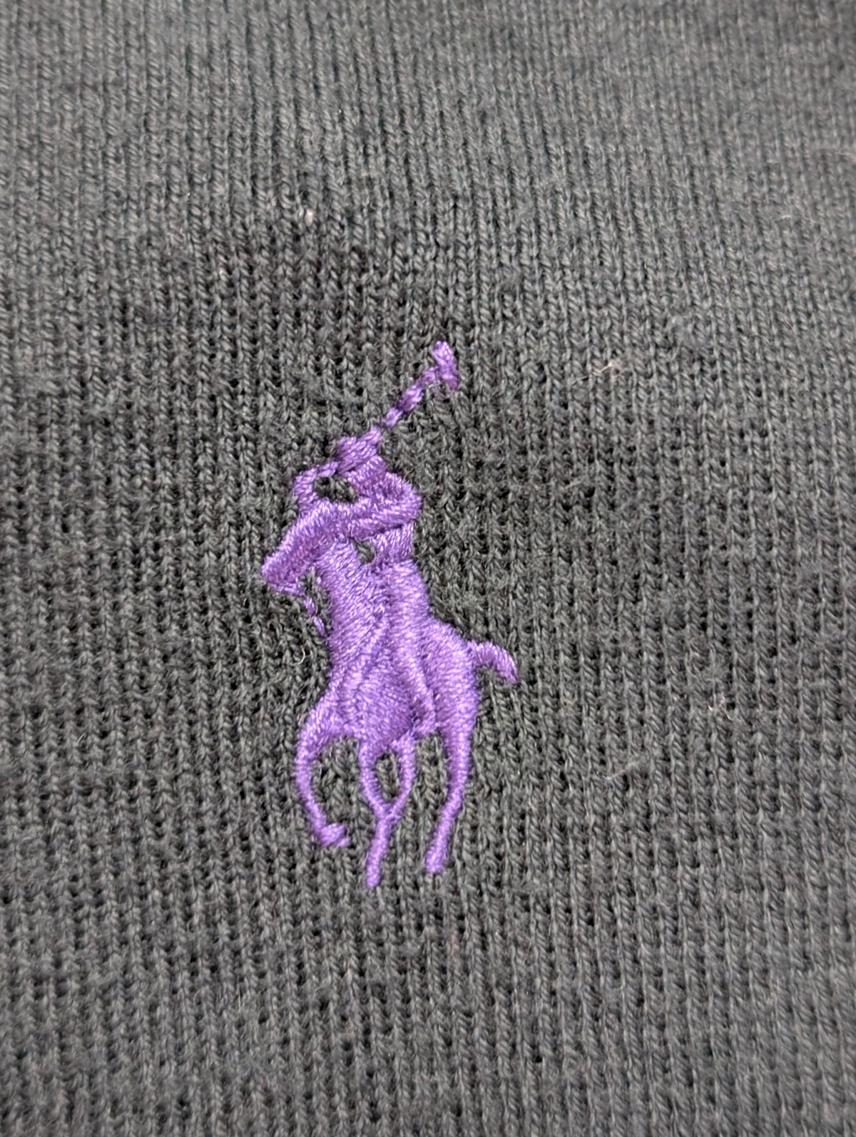Pull Polo Ralph Lauren noir col V coton Pima logo violet taille M