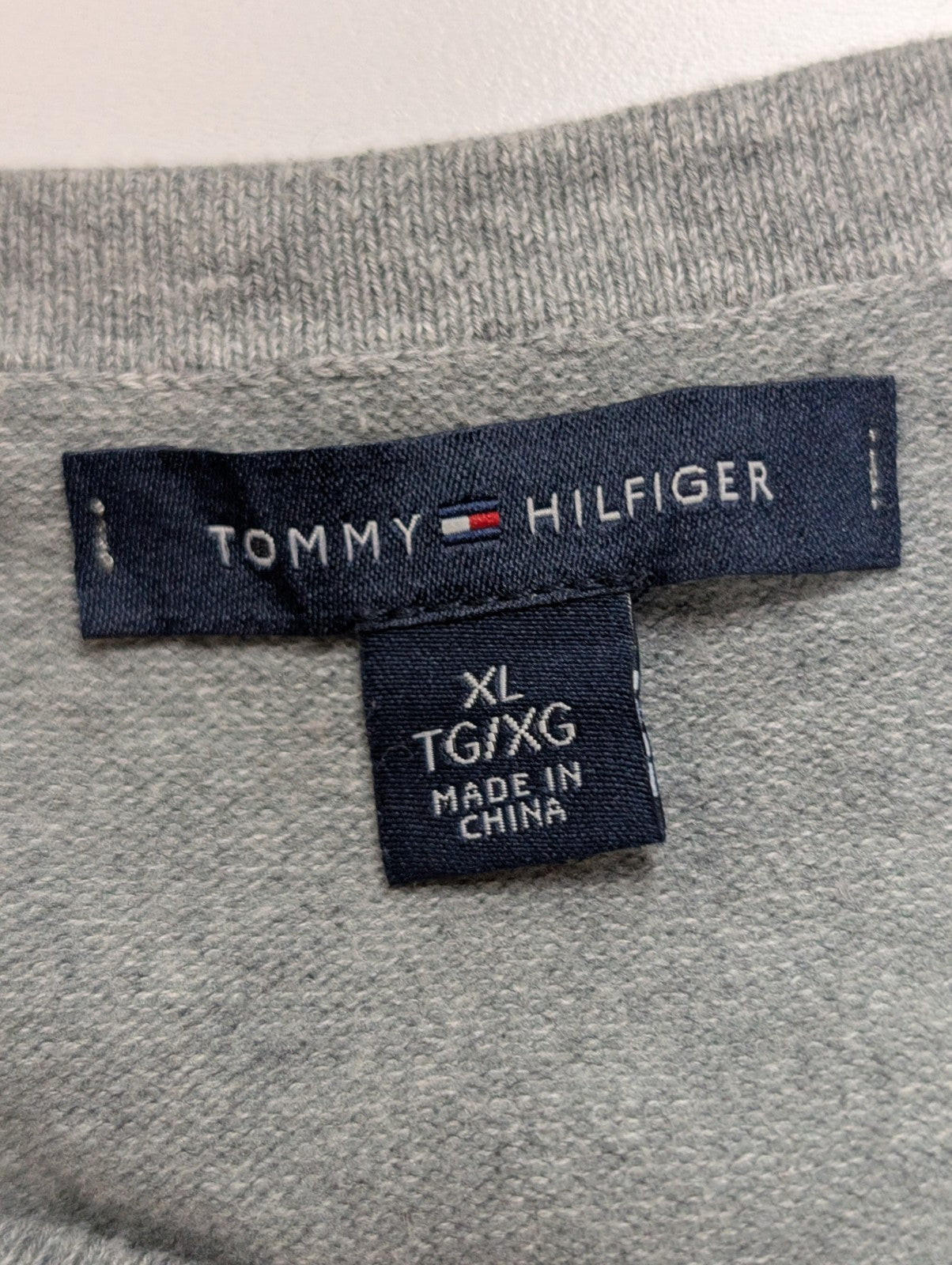 Pull Tommy Hilfiger - Col V - Gris - Maille fine - Taille XL