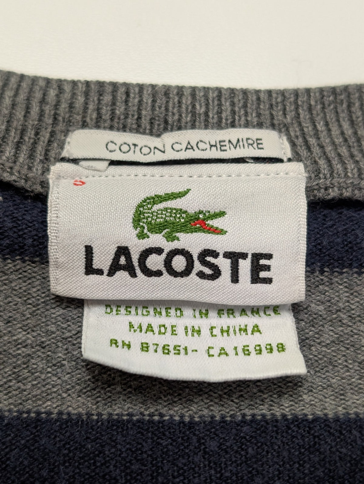 Pull Lacoste L Taille 5 coton cachemire bleu gris rayures col rond