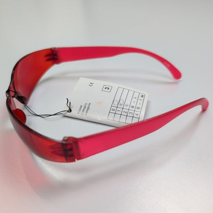 Lunettes de soleil teintées rouge style Y2K rectangle enveloppantes 🚩