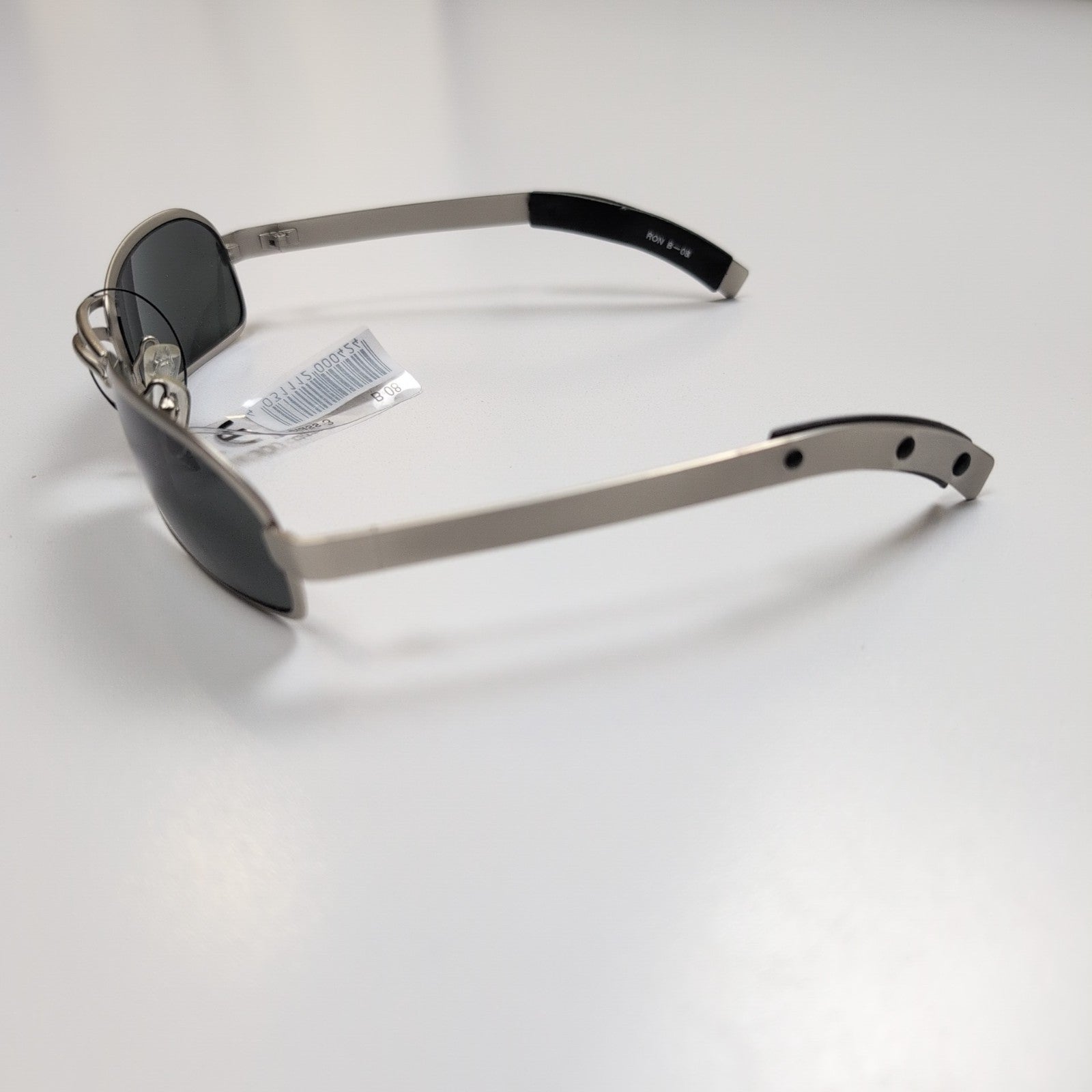 Lunettes de soleil Y2K Rectangulaires Gris Satiné Branches Larges Robustes