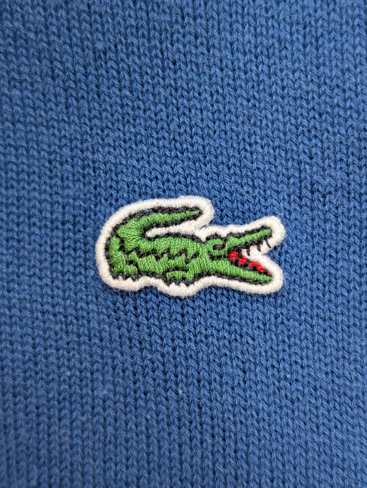 Pull Lacoste L bleu Classic Fit 100% coton col rond logo crocodile brodé
