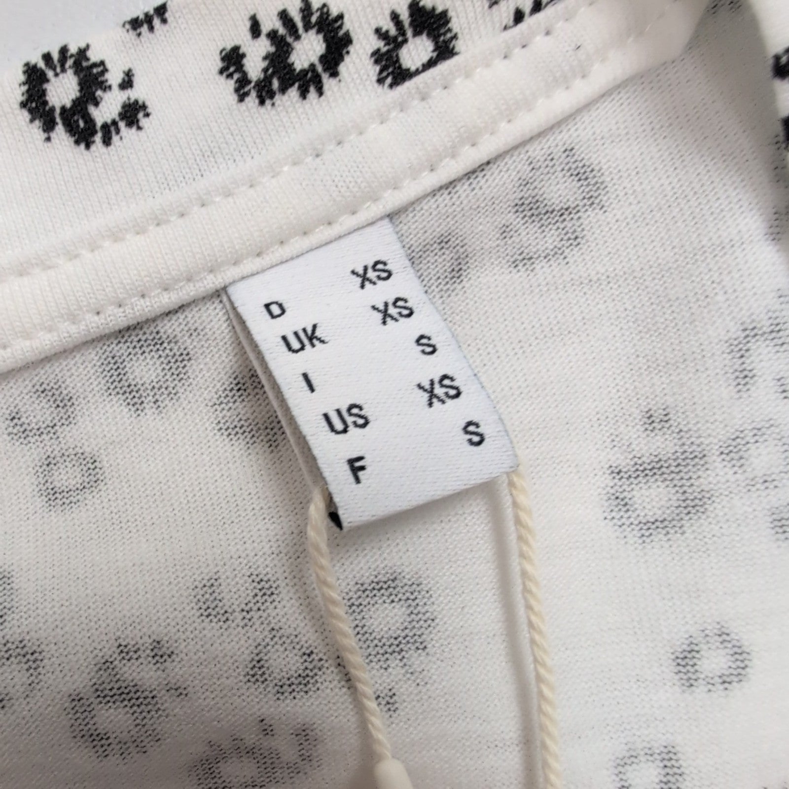 Haut Esprit Femme S Blanc Motif Fleuri Noir Manches Courtes Neuf