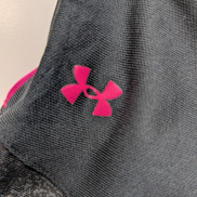 Short Under Armour Rose & Noir avec 2 Poches - Femme Taille M