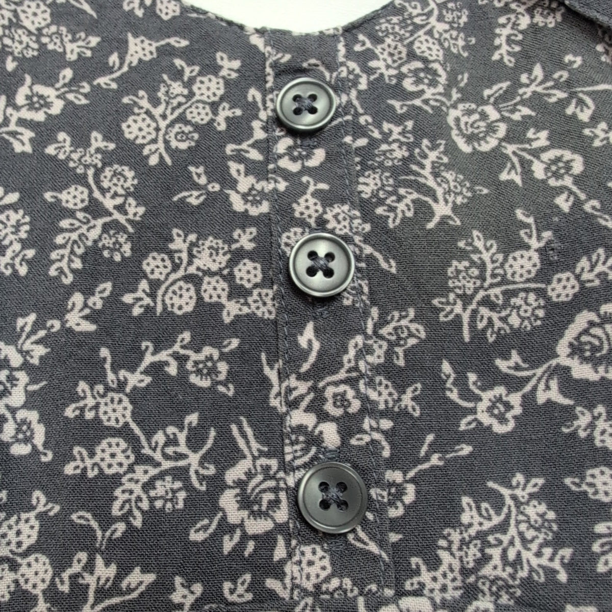 Robe d'été Abercrombie & Fitch Fleurie Gris Blanc Bretelles S