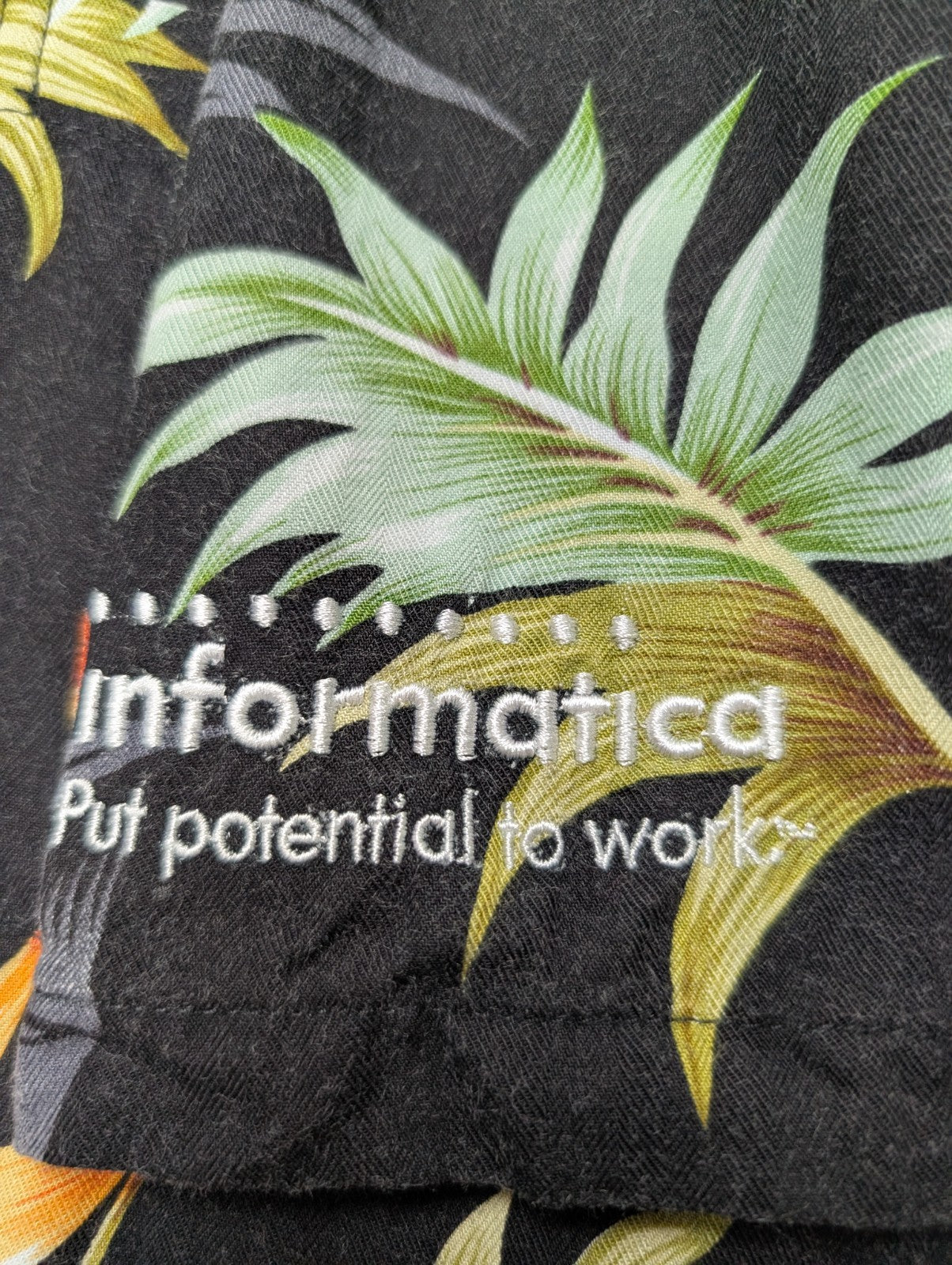 Chemise hawaïenne soie noire Paradise Found Made in Hawaii taille S