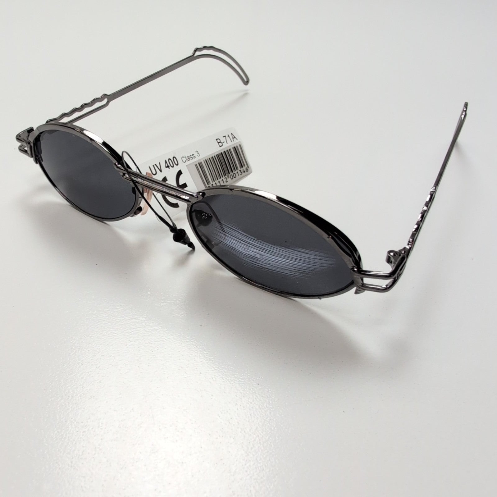 Lunettes de soleil Y2K Ovales Métal Chromé Gris Foncé Branches Fines