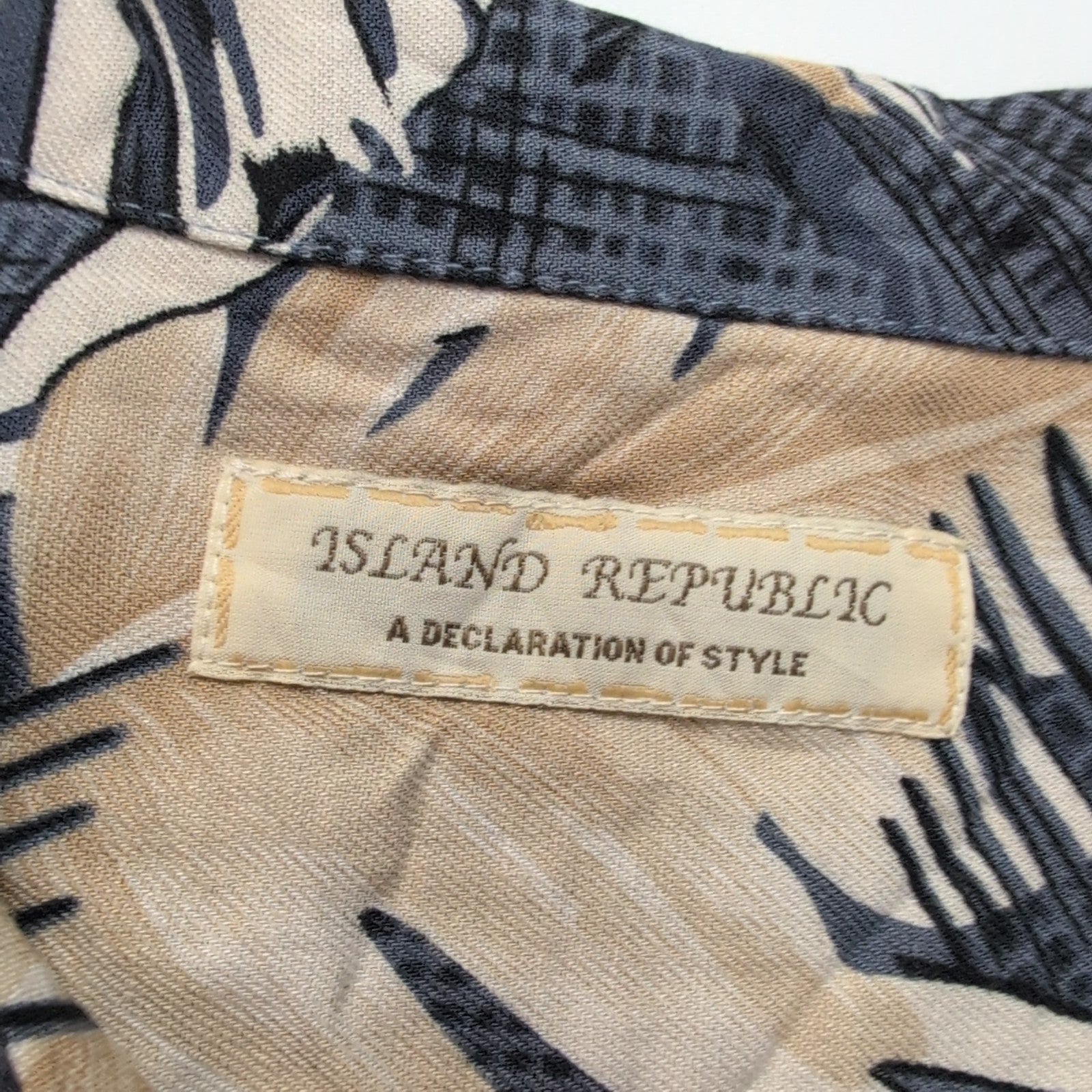 Chemise hawaïenne Island Republic L bleu beige feuillage 55% soie 45% rayonne