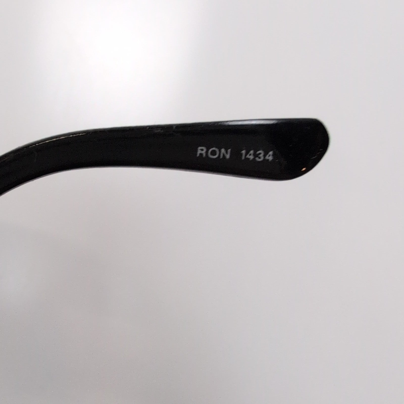 Lunettes de soleil Ovales Noires Y2K Branches Larges Brillante