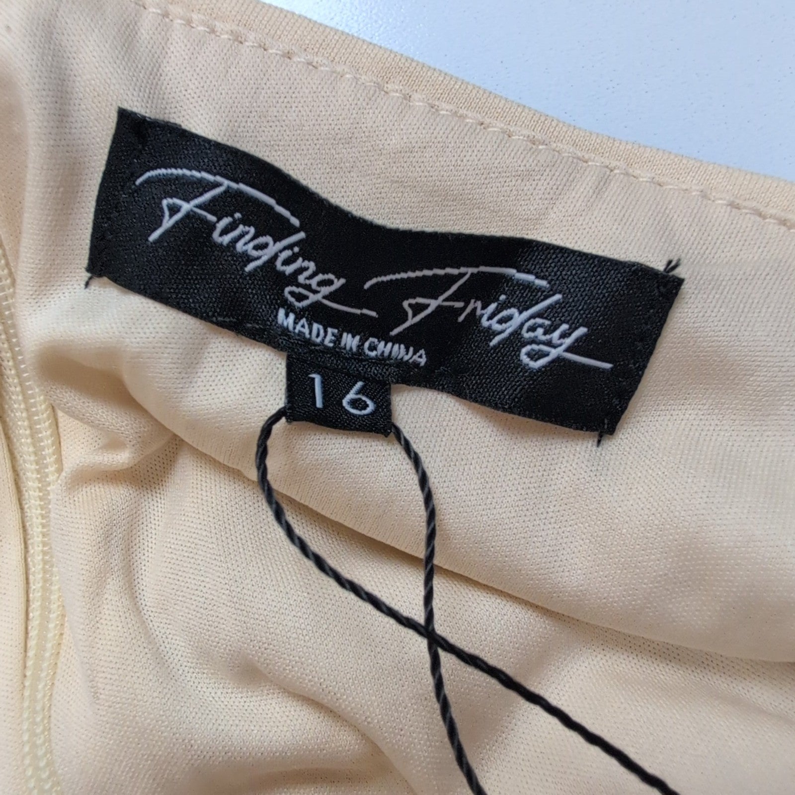 Robe Soirée Finding Friday T44 Argent Pailletée Dos Nu Neuve Étiquette