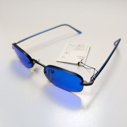 Lunettes de soleil Y2K Ovales Métal Noir Mat et Bleu Branches Fines