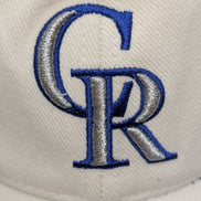 Casquette PUMA Colorado Rockies Vintage Blanche Logo Brodé Argent Bleu