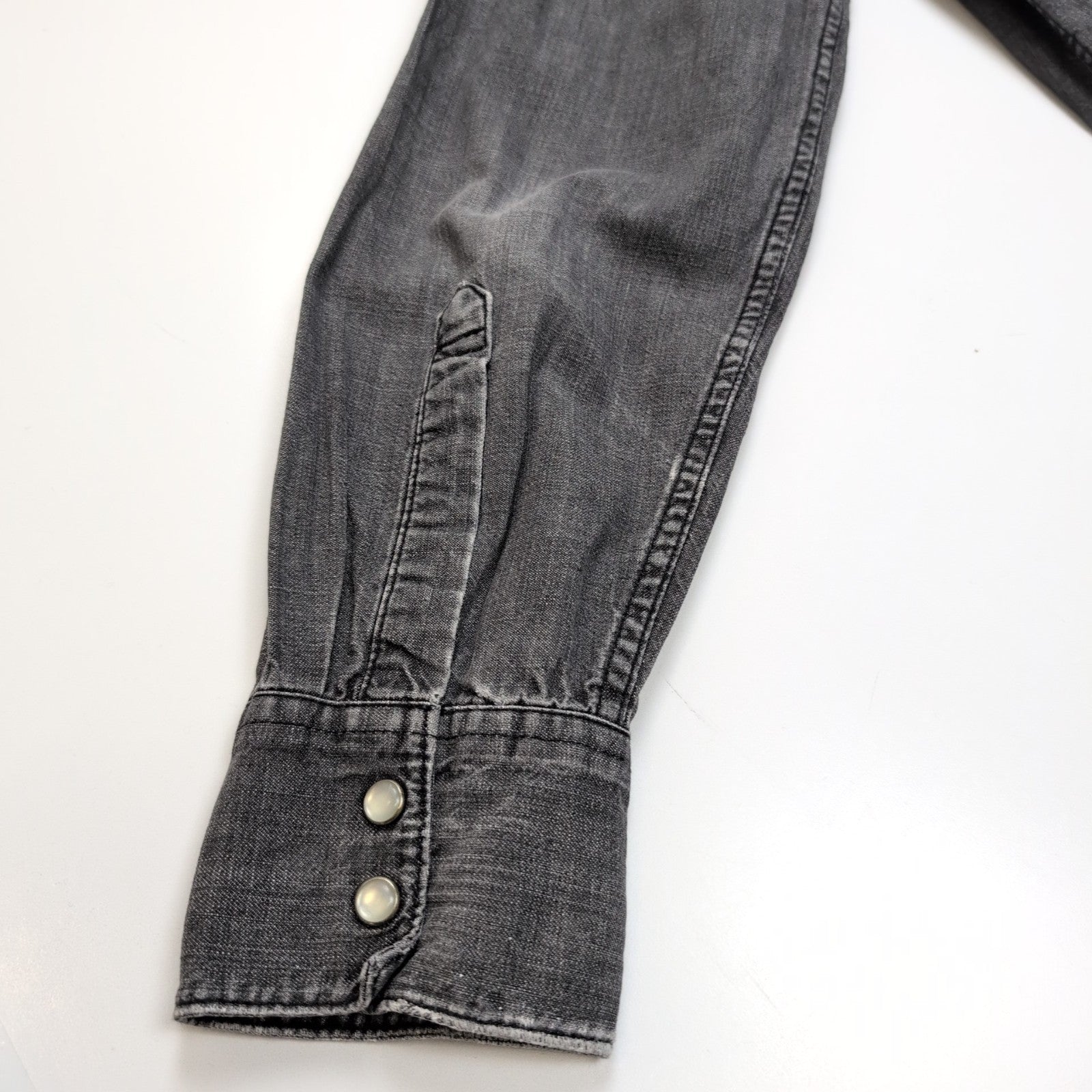 Chemise en jean Levi's noir gris foncé style western patiné Taille L