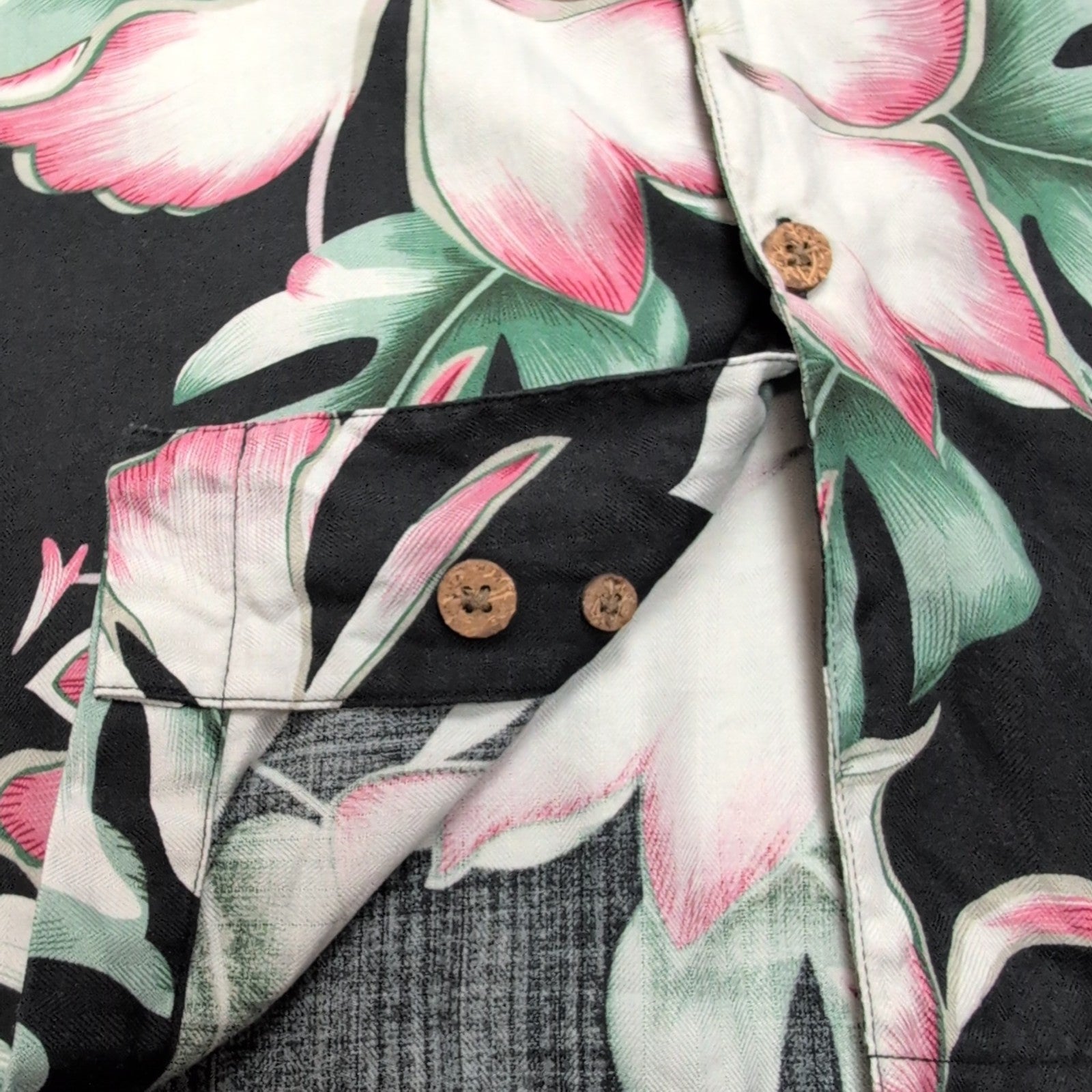Chemise Hawaïenne Caribbean L 70% Soie Noir Fleurs Fuchsia Boutons Bois