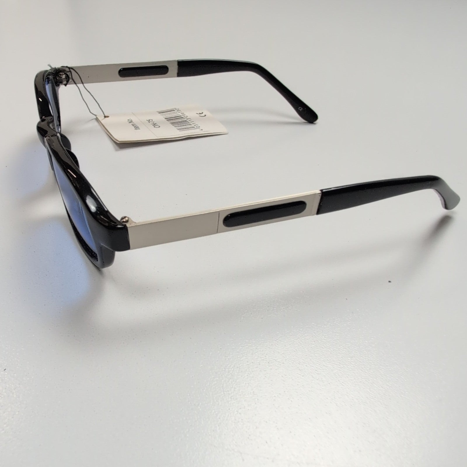 Lunettes de Soleil Rectangulaires Y2K Branches Larges Noir & Métal