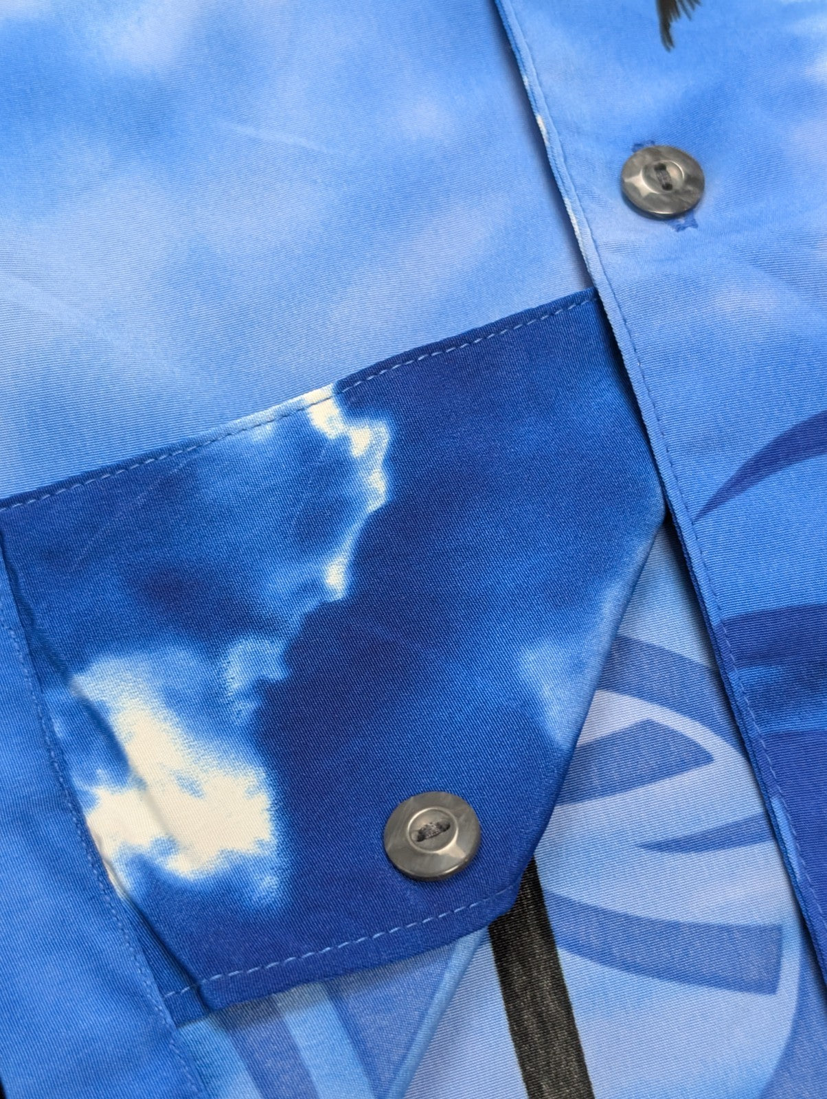 Chemise hawaïenne Ocean current bleue palmiers nuages  taille M #705h