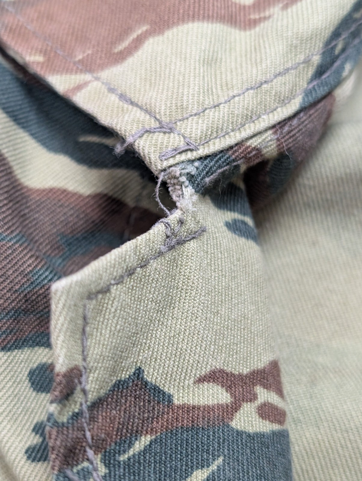 Veste militaire Vert Kaki Armée Grecque Camouflage Tiger Stripe Taille M
