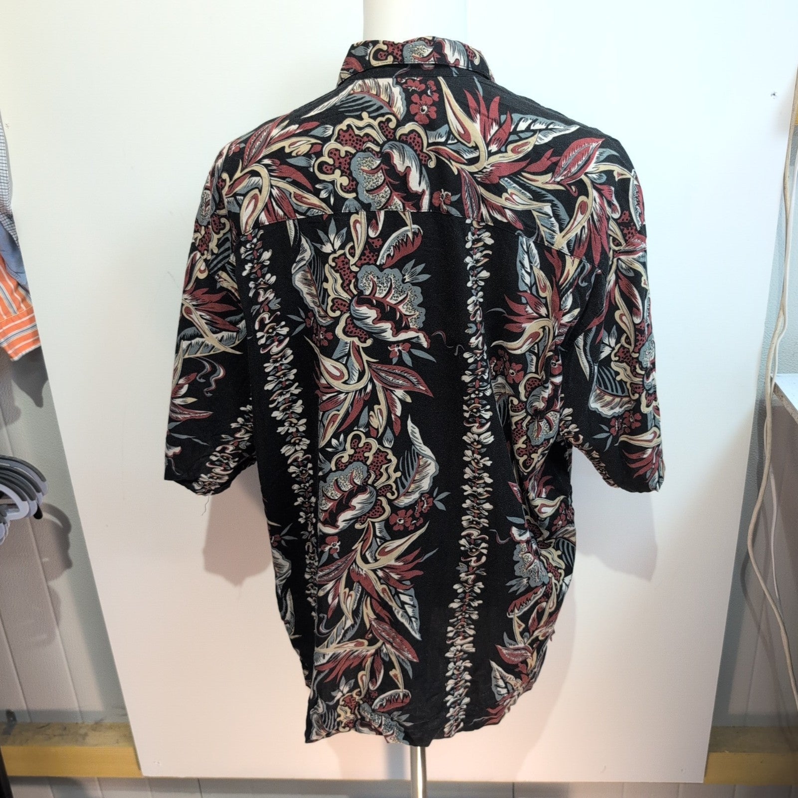 Chemise Hawaïenne QUE XL Made in USA Noire Fleurs Bordeaux Coton Rayonne