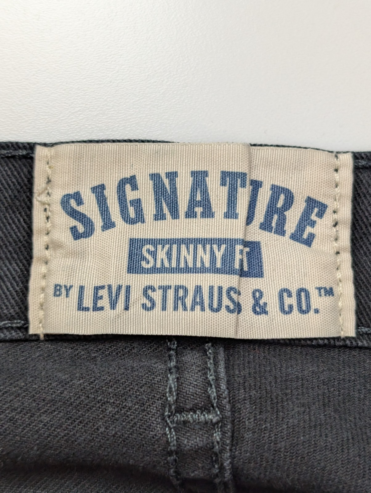 Jean Levi's Signature Femme Noir Profond Stretch Skinny Fit T36 W26 L30 Chic