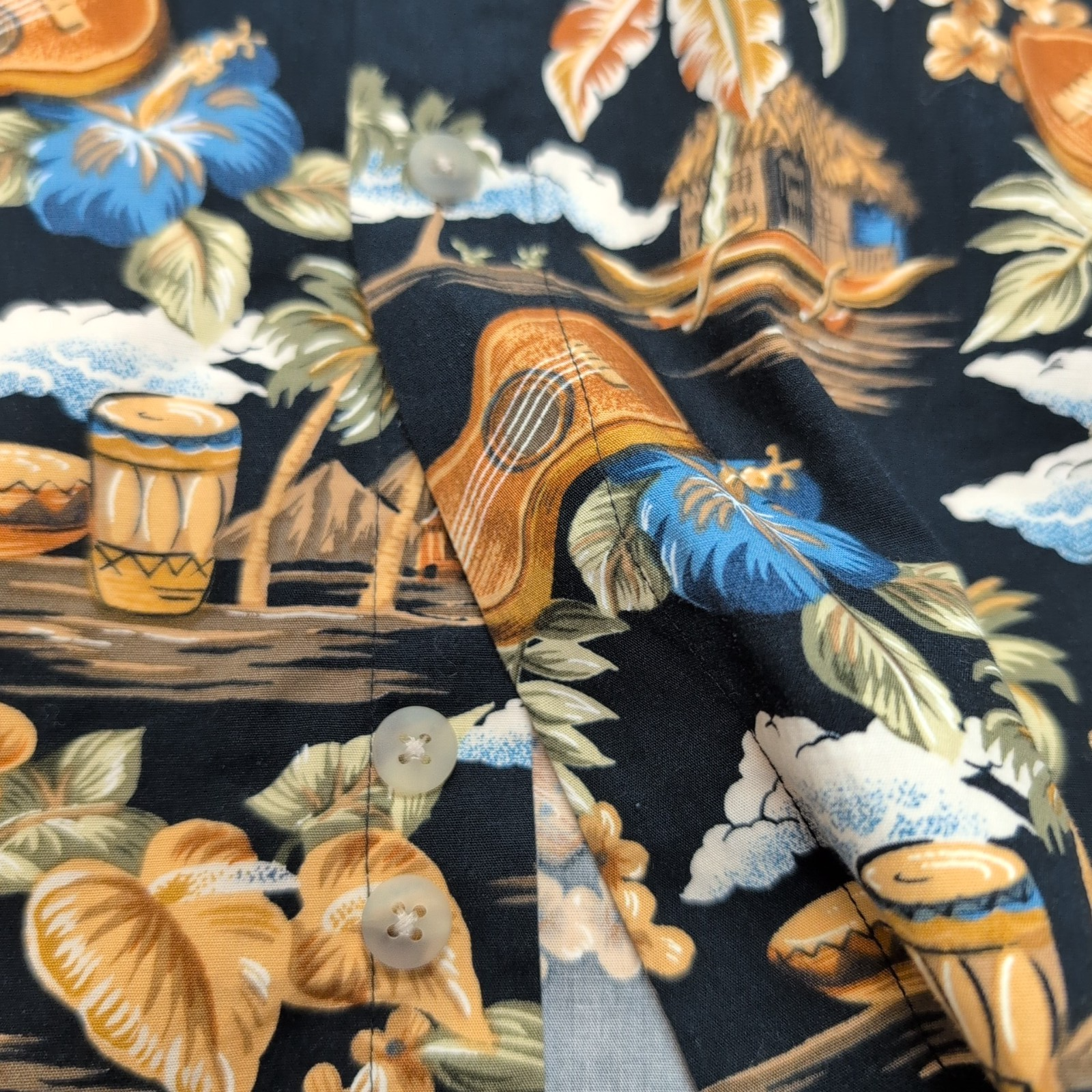 Chemise Hawaïenne Manches Courtes Pierre Cardin Noir Motif Tropical L