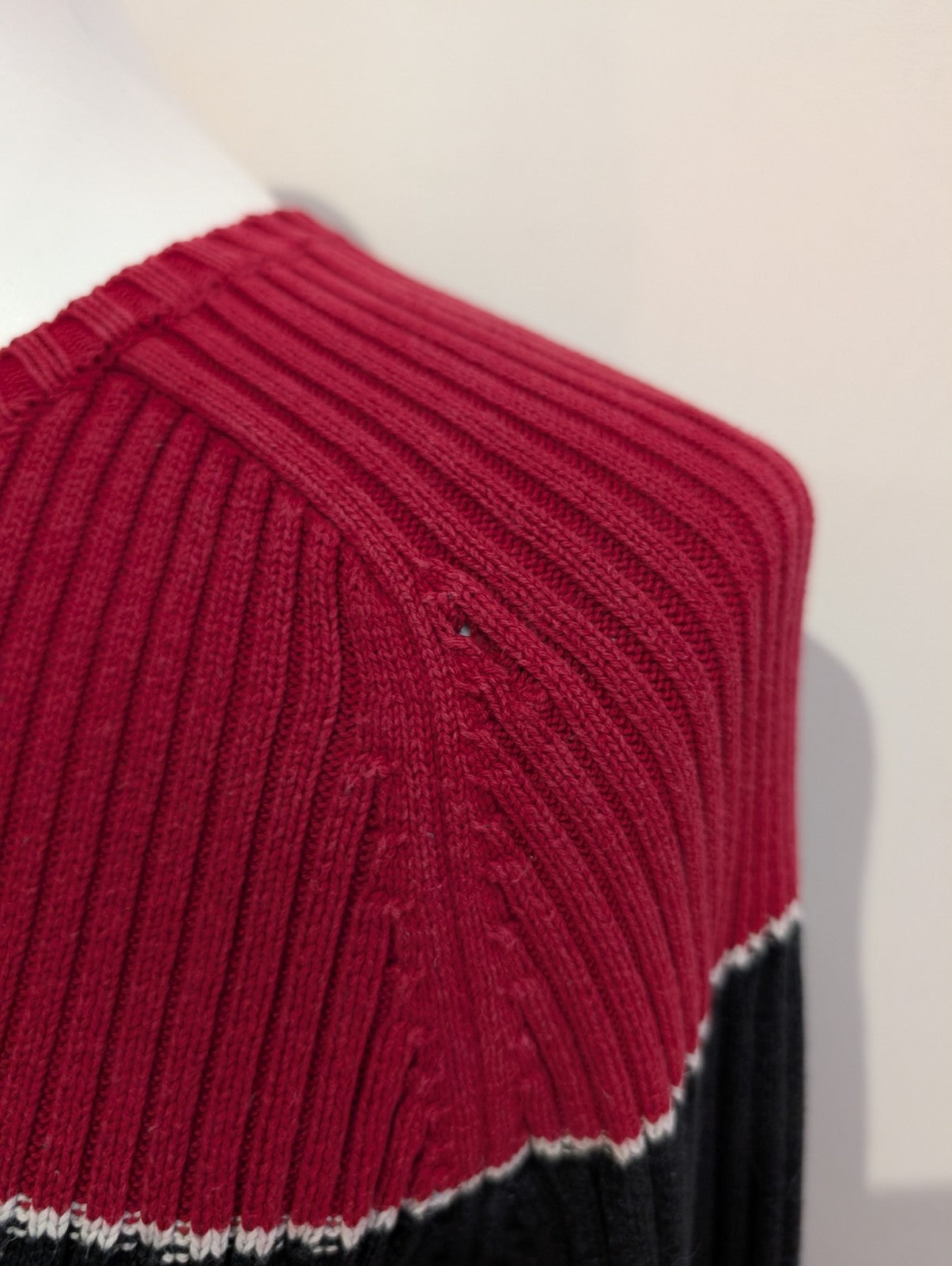 Pull Col Rond Calvin Klein Rouge & Bleu Marine Maille Gaufrée - Taille XL