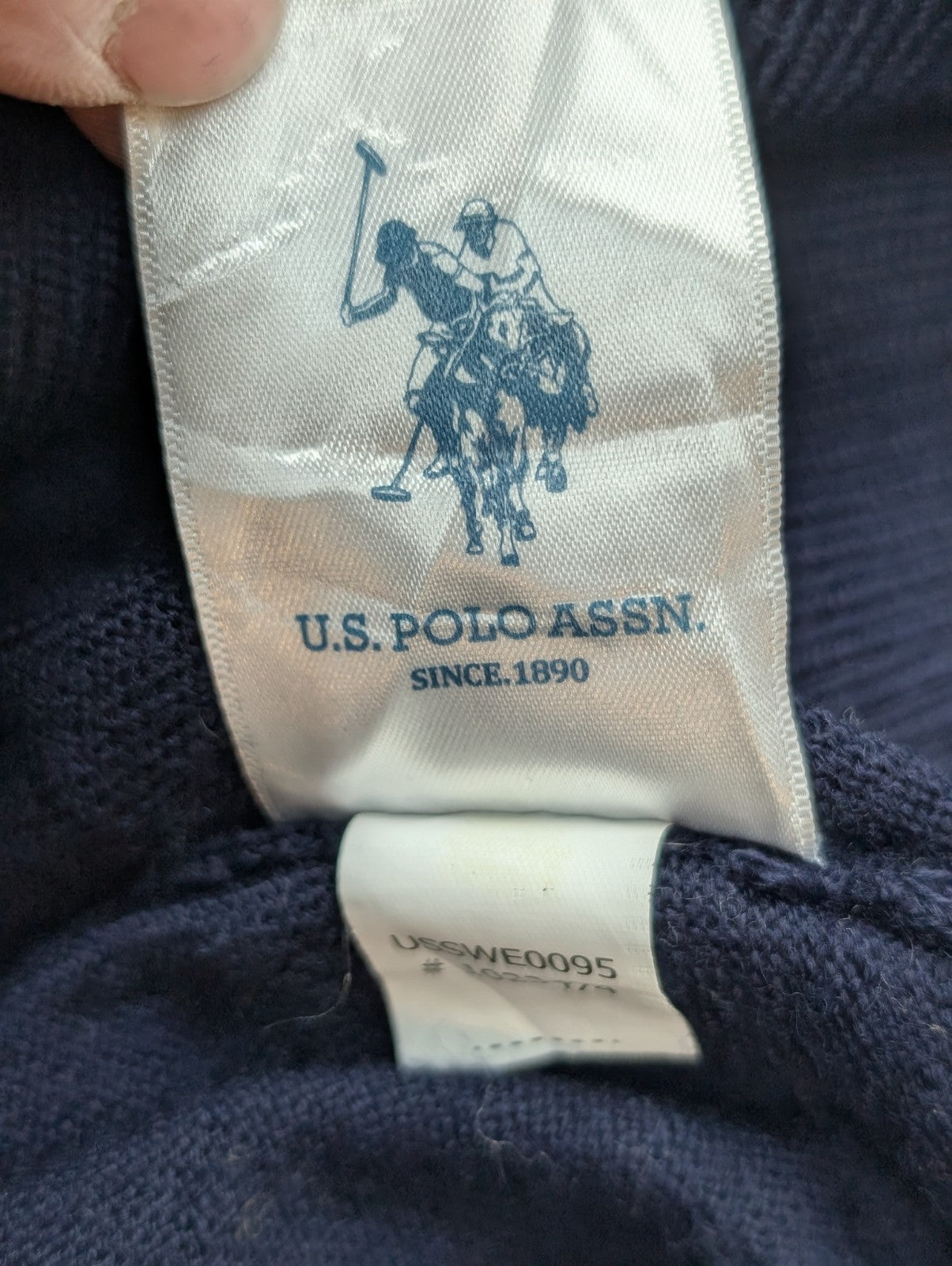 Pull U.S. POLO ASSN Col V 50% Laine Mérinos Bleu Marine Homme Taille S