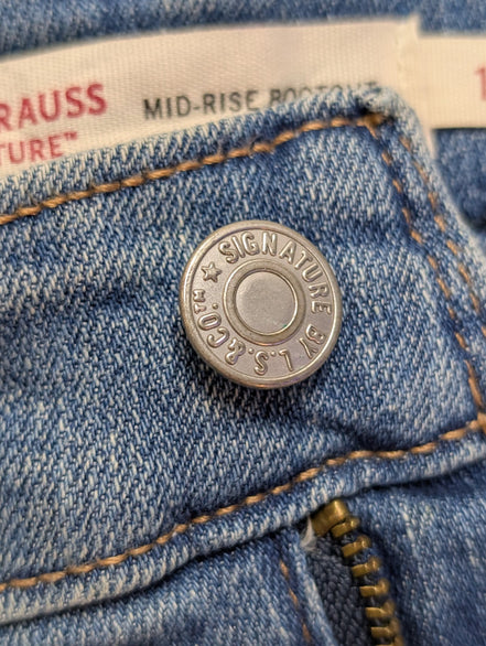 Jean Levi's Signature Femme Bleu Clair Mid Rise Bootcut W30 L32 T40