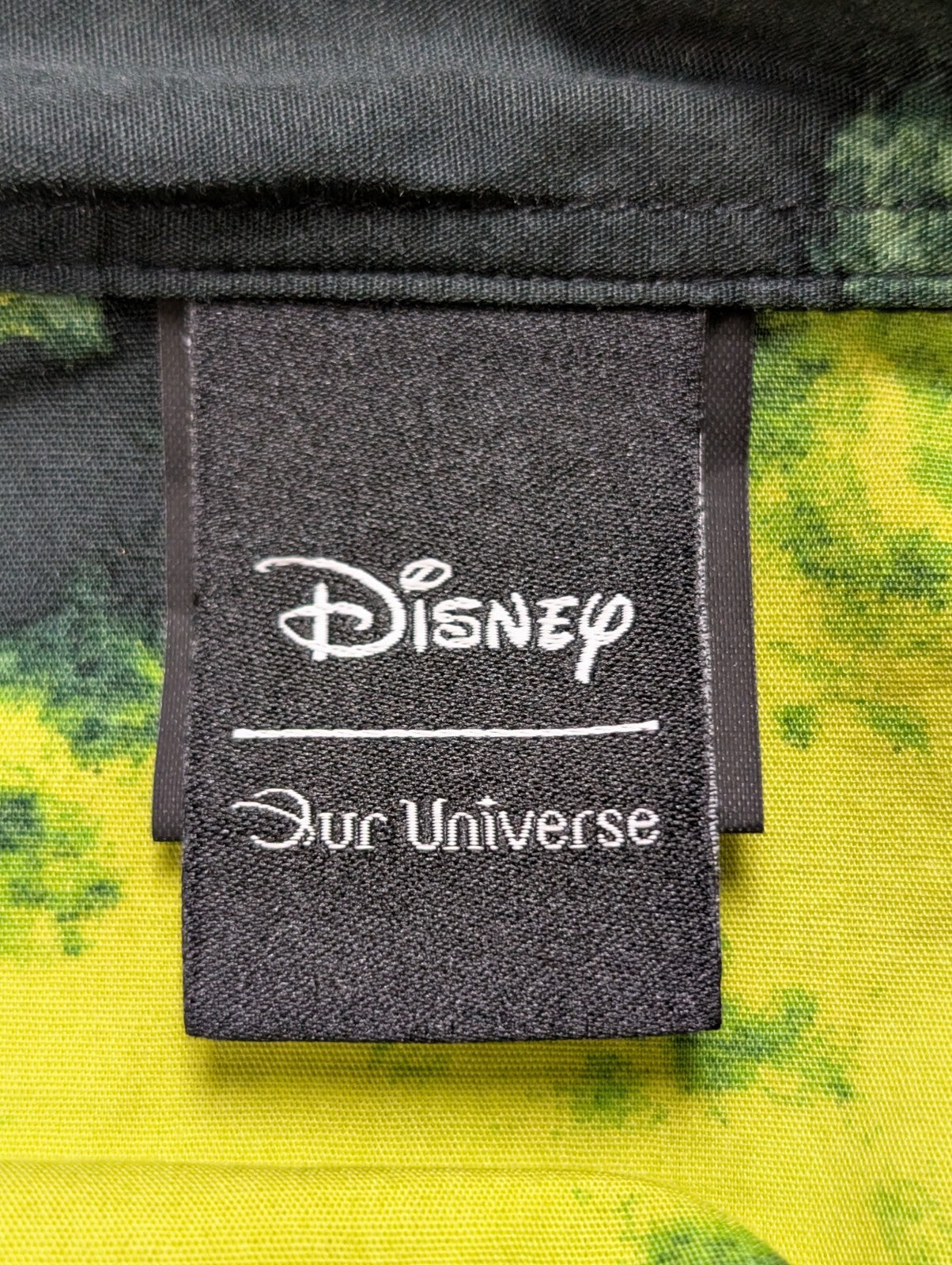 Chemise hawaïenne Disney Universe manches courtes taille L #570 hawaienne
