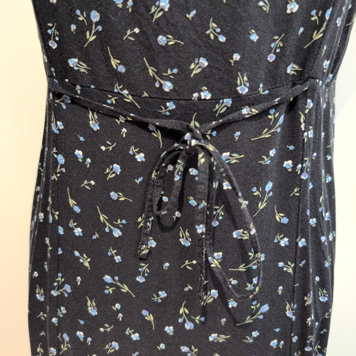 Robe d'été H&M Longue Noire Fleurie Viscose Bretelles Réglables M