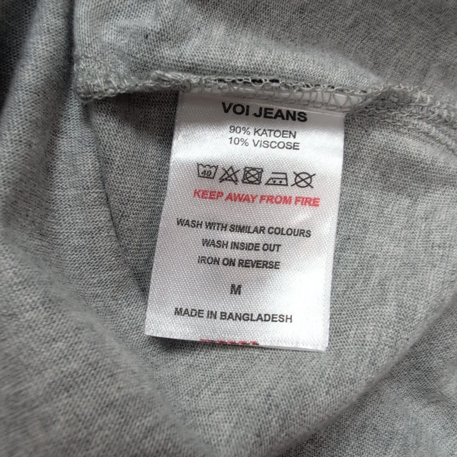 T-shirt VOI Jeans Co Gris Taille M Neuf Étiquette Logo Brodé Coton Viscose