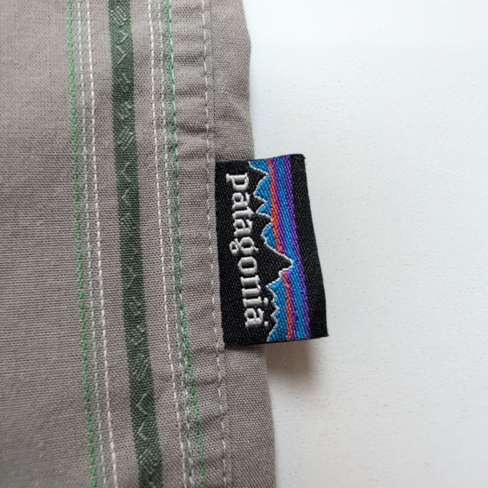 Chemise Patagonia modèle Western coton biologique grise rayures vertes M