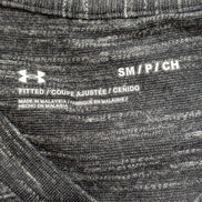 T-shirt Long Under Armour Femme Col V Noir et Gris Mat Taille S