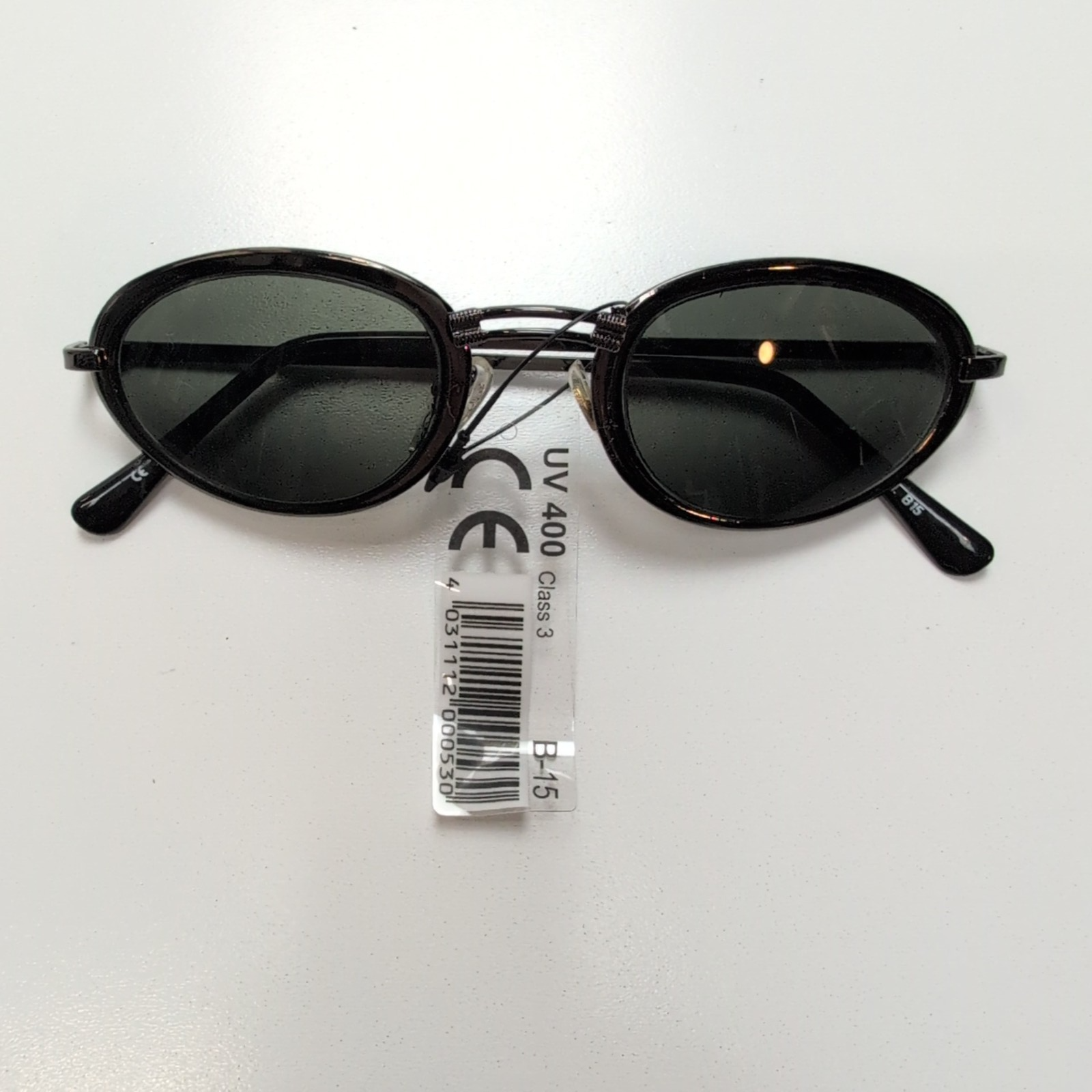 Lunettes de soleil Y2K Ovales Métal Chromé Foncé Branches Fines Verres Vert Fonc