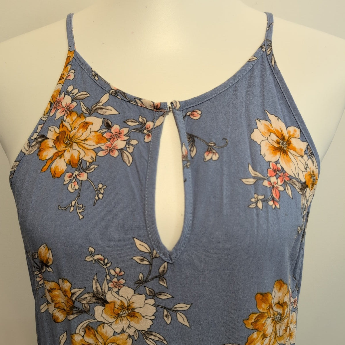 Robe d'été Fleurie Bleue Rayonne Taille Ajustable Bretelles Réglables