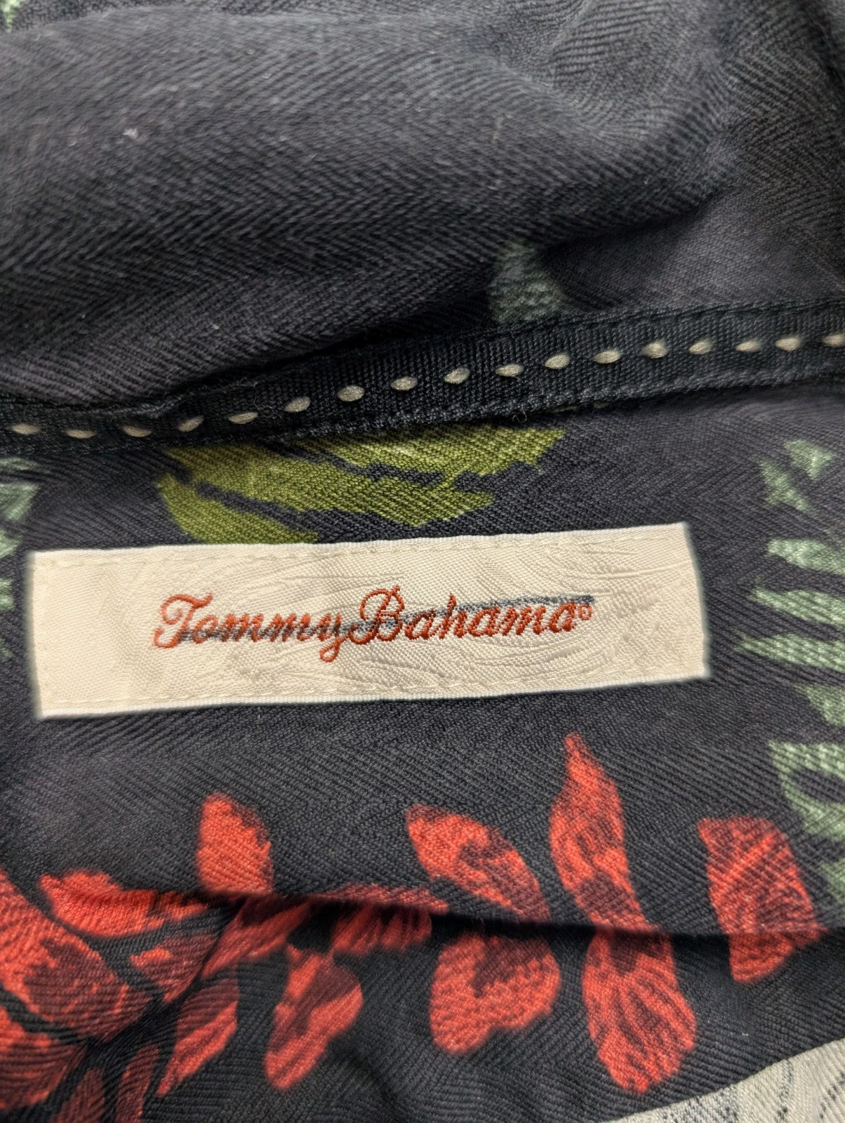 Chemise hawaïenne soie noire Tommy Bahama feuilles manches courtes taille S