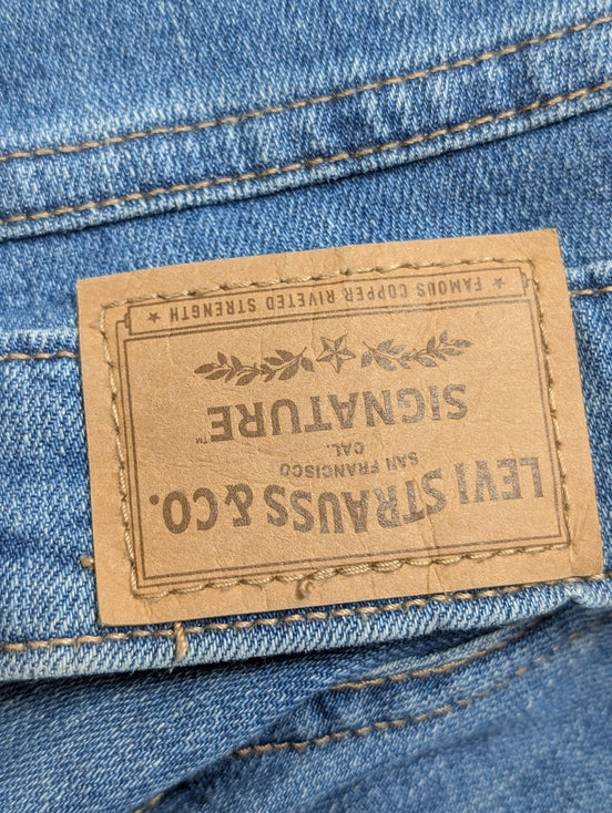 Jean Levi's Signature Femme Bleu Clair Mid Rise Bootcut W30 L32 T40