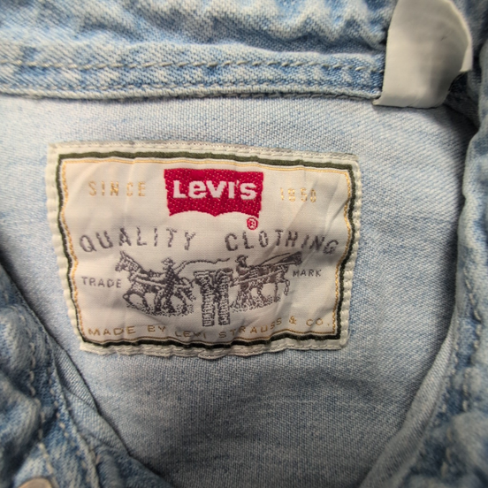 Chemise Levi's vintage en jean fin bleu taille S/M #172e