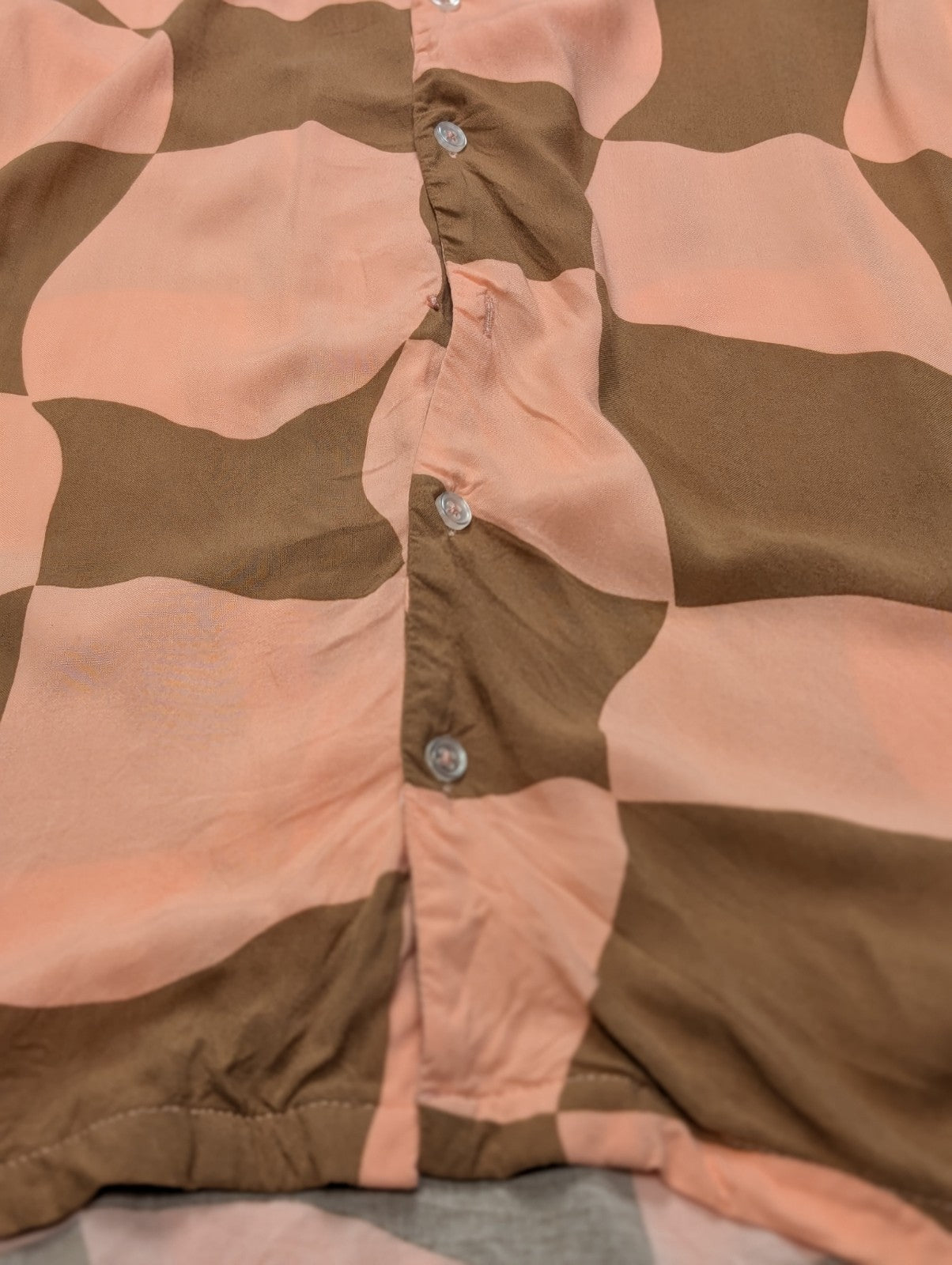 Chemise Hawaïenne NO BOUNDARIES Rose & Marron Carreaux Ondulés - Taille S