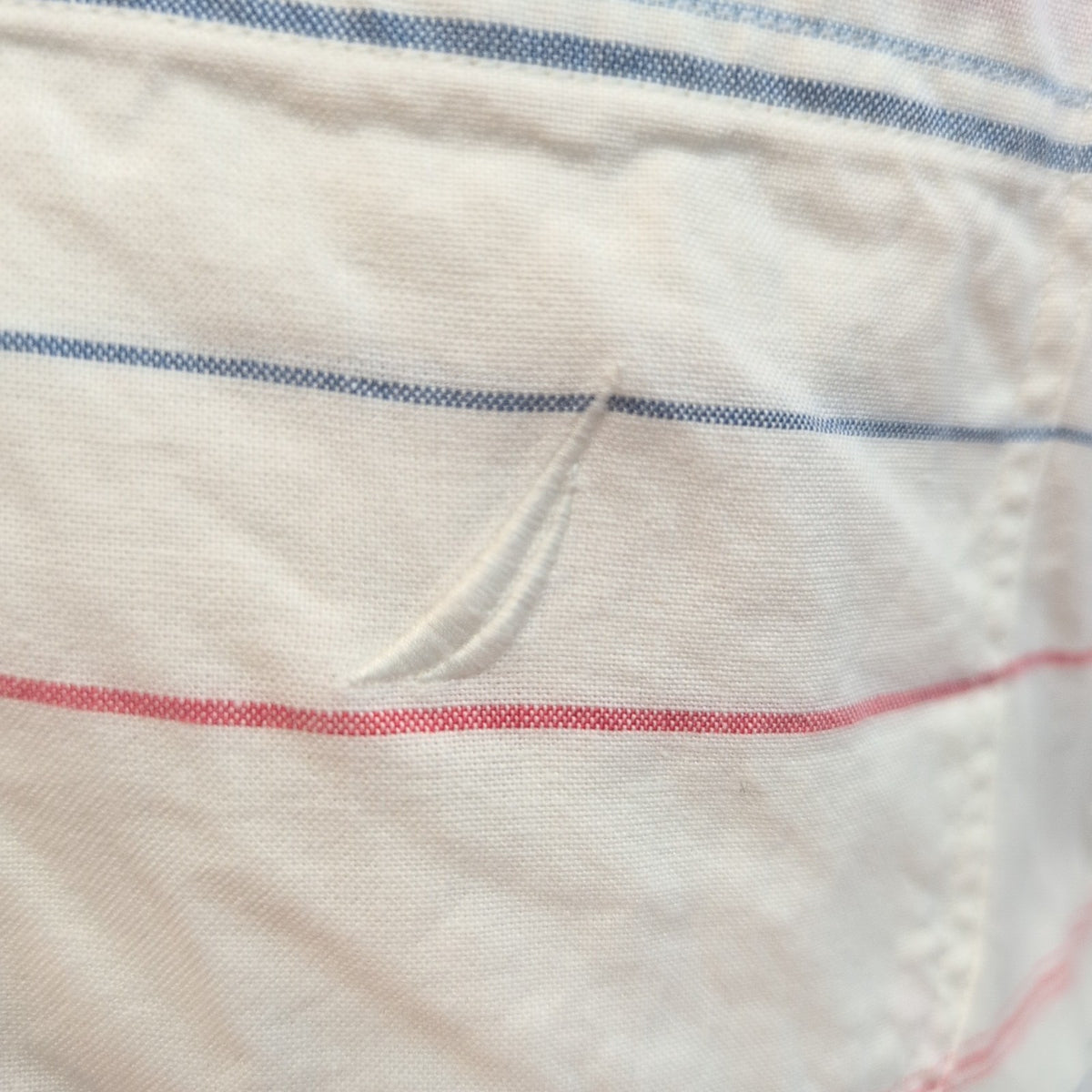 Chemise Nautica S Blanc Rayures Rouge Bleu MC Classic Fit 100% Coton