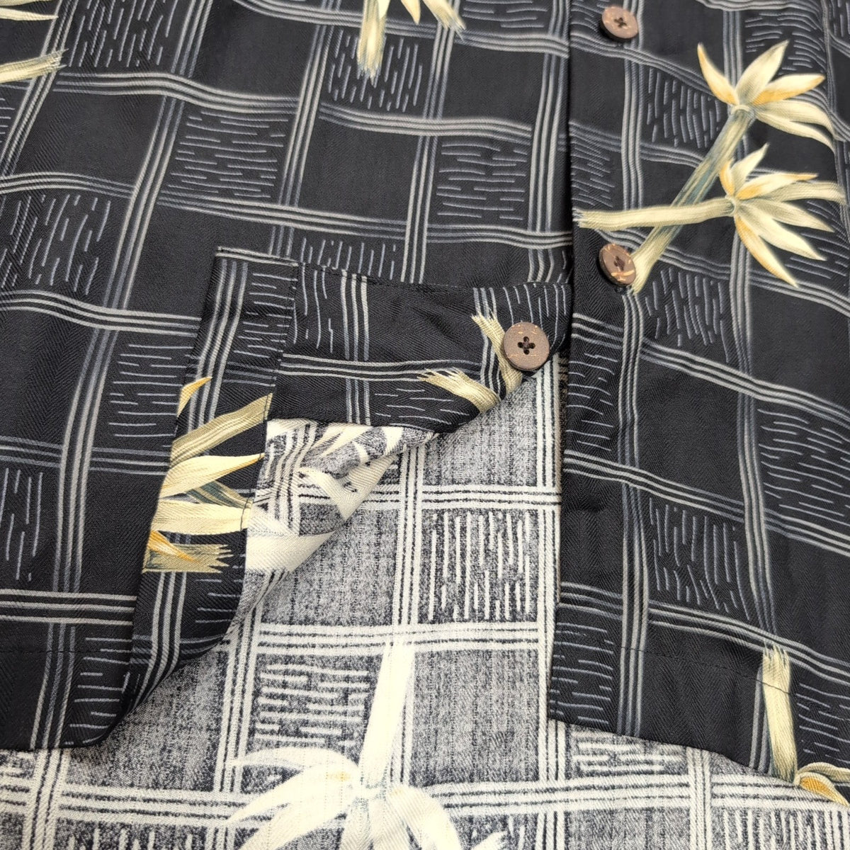 Chemise hawaïenne Bamboo Cay M noire carreaux bambou 100% soie manches courtes