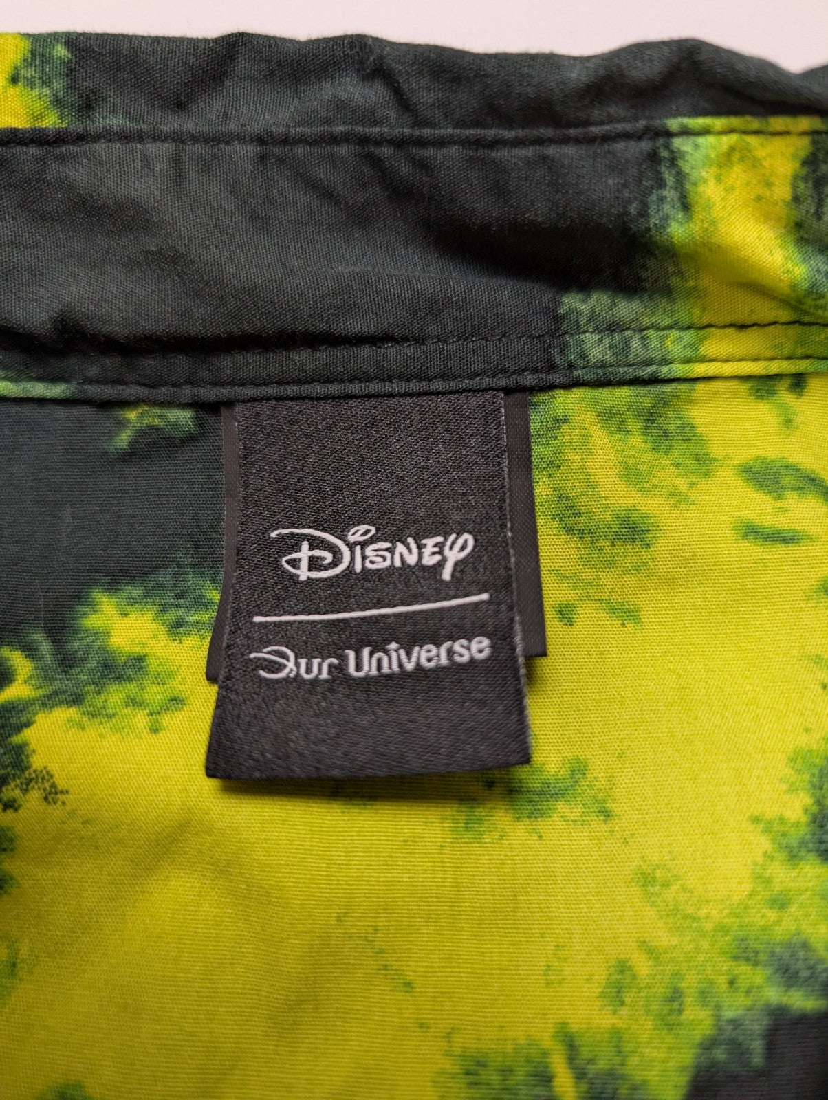 Chemise hawaïenne Disney Universe manches courtes taille L #570 hawaienne