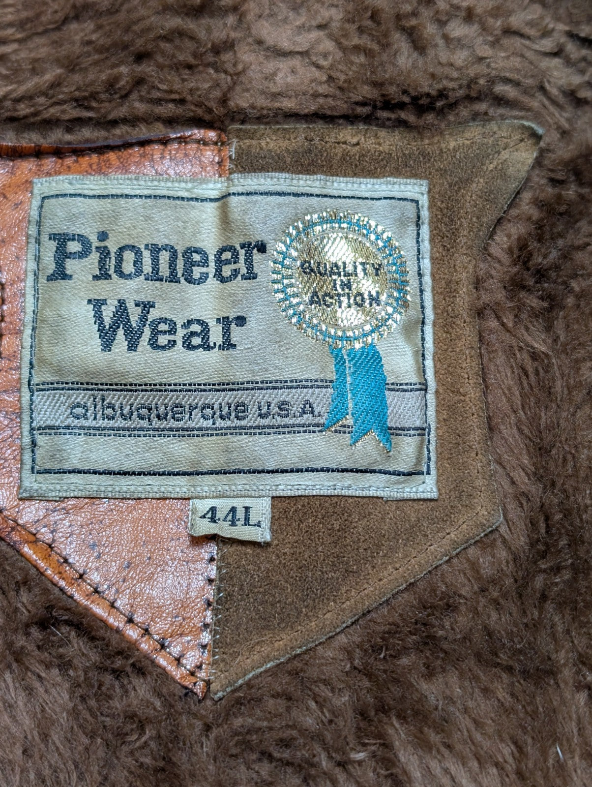 Vintage Pioneer Wear Suede Leather Shearling 44L Brown Western USA |47c