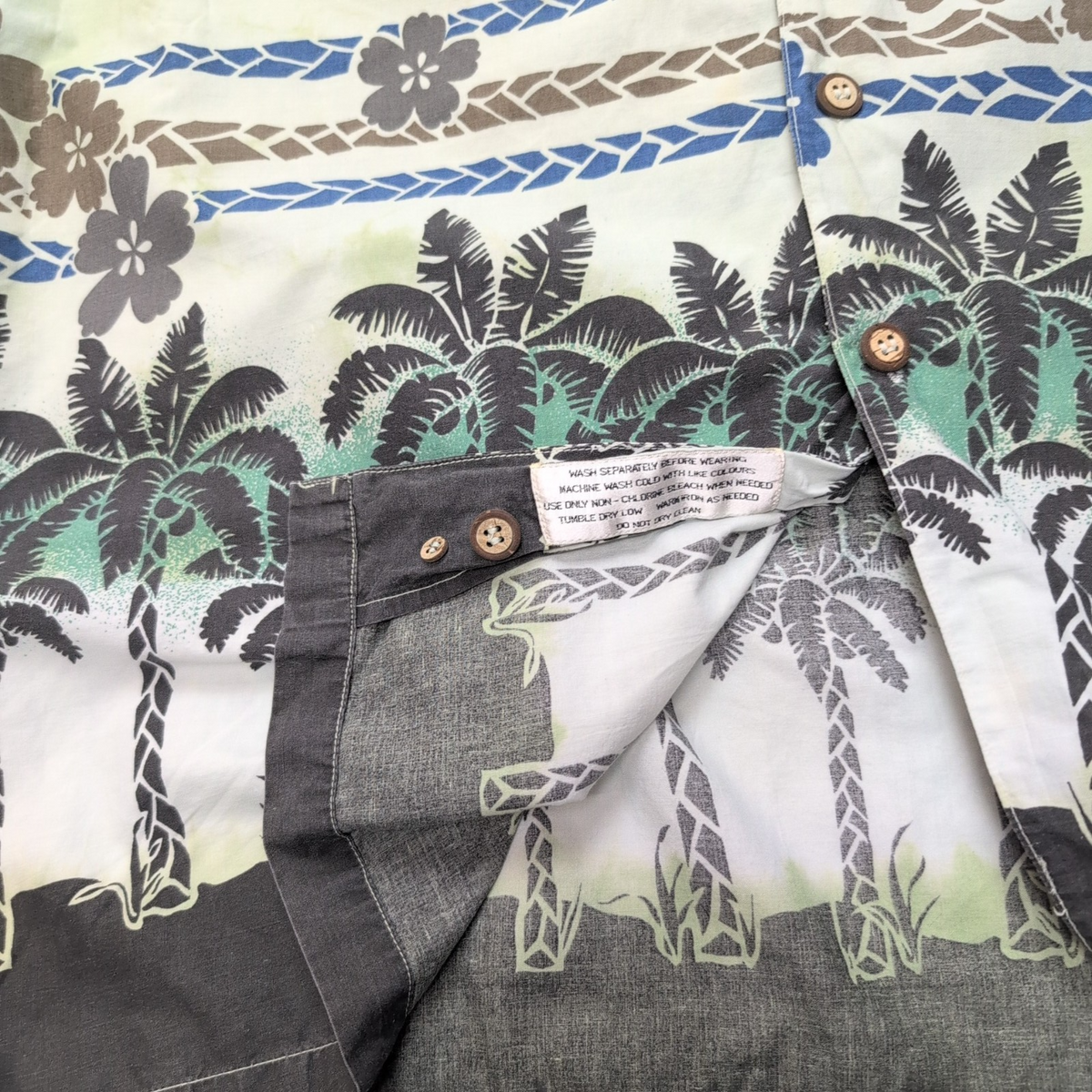 Chemise Hawaïenne Vert Pâle Palmiers Noir Coton XXL Boutons Bois