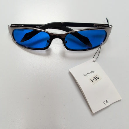Lunettes de soleil Y2K Métal Gris Brillant Verres Bleus Branches Larges à Ressor