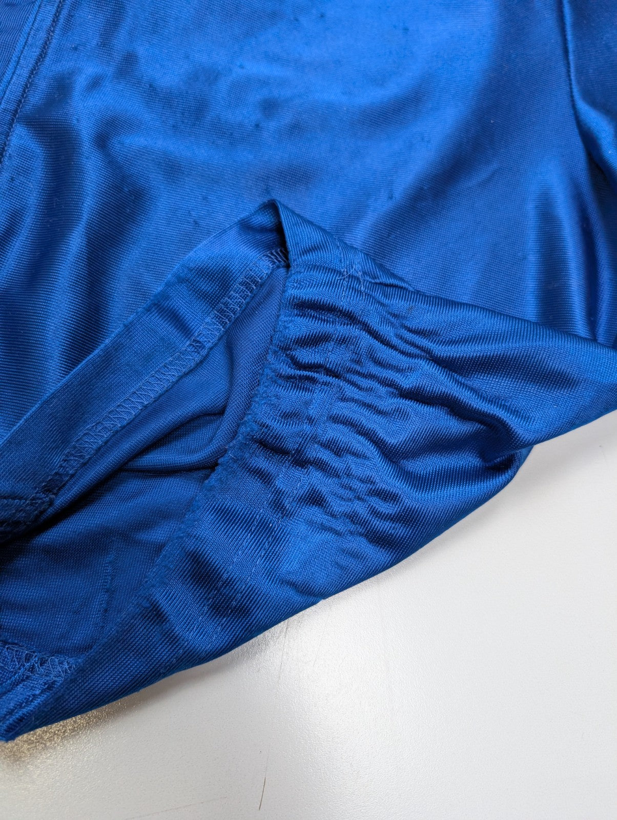 Short Sport Adidas Vintage Bleu Brillant Satiné Taille 14-16 ans